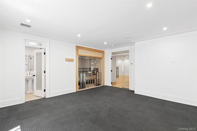 522 Wickapogue Road, Southampton, NY 11968