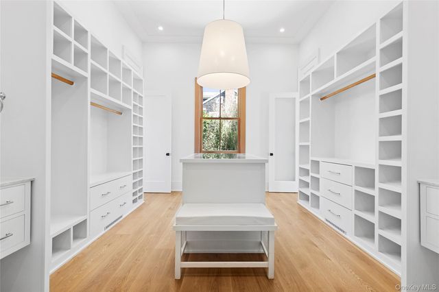 522 Wickapogue Road, Southampton, NY 11968