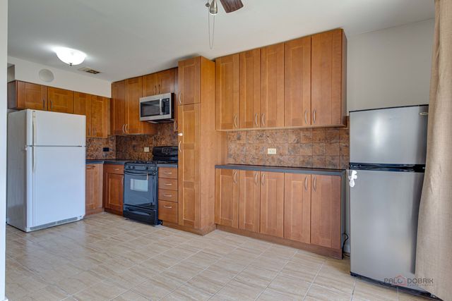 1880 Bonnie Lane 116, Hoffman Estates, IL 60169