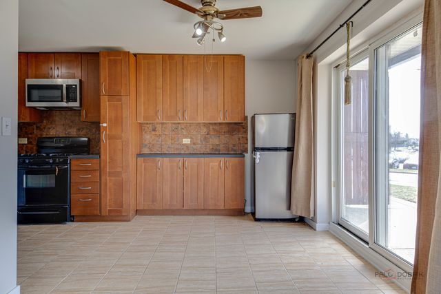 1880 Bonnie Lane 116, Hoffman Estates, IL 60169