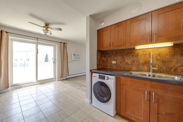 1880 Bonnie Lane 116, Hoffman Estates, IL 60169