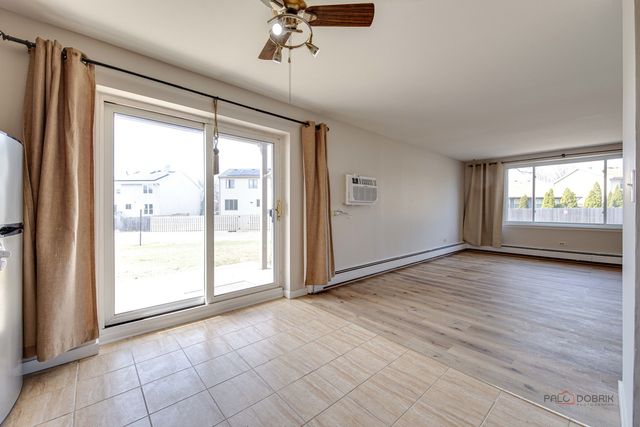 1880 Bonnie Lane 116, Hoffman Estates, IL 60169