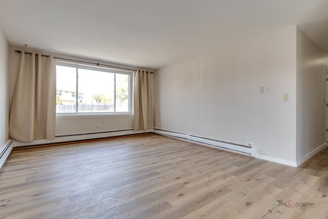 1880 Bonnie Lane 116, Hoffman Estates, IL 60169