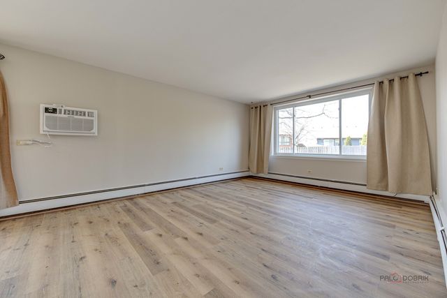 1880 Bonnie Lane 116, Hoffman Estates, IL 60169