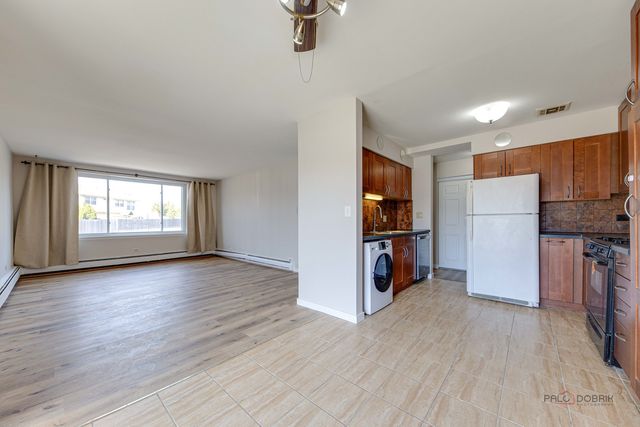 1880 Bonnie Lane 116, Hoffman Estates, IL 60169