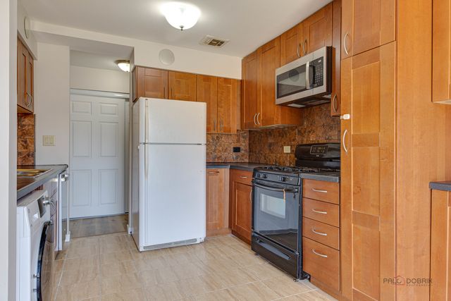 1880 Bonnie Lane 116, Hoffman Estates, IL 60169