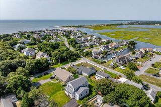 29 Parkers Neck Road, Yarmouth, MA 02664
