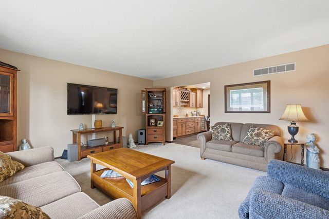 836 W 57th Street, Davenport, IA 52806