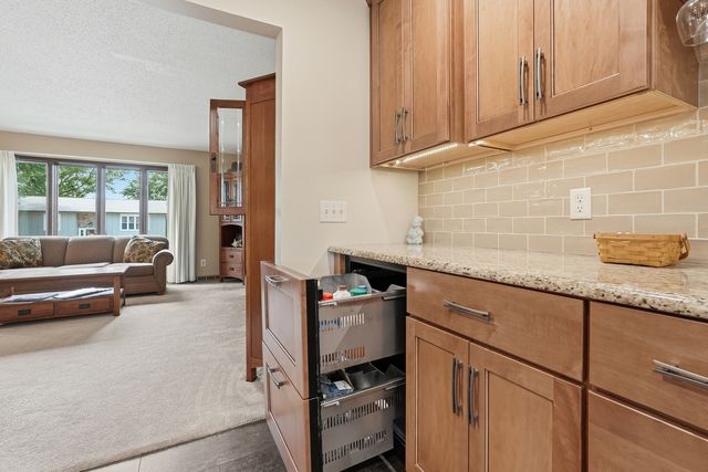 836 W 57th Street, Davenport, IA 52806
