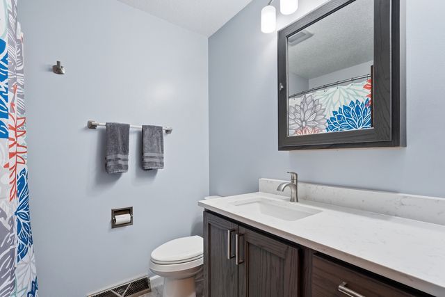 836 W 57th Street, Davenport, IA 52806