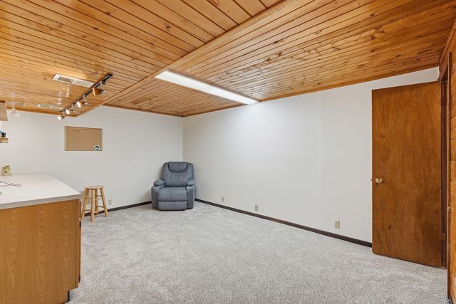 836 W 57th Street, Davenport, IA 52806