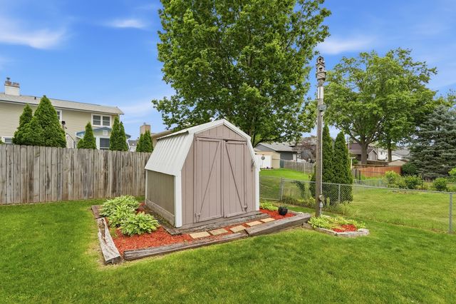 836 W 57th Street, Davenport, IA 52806