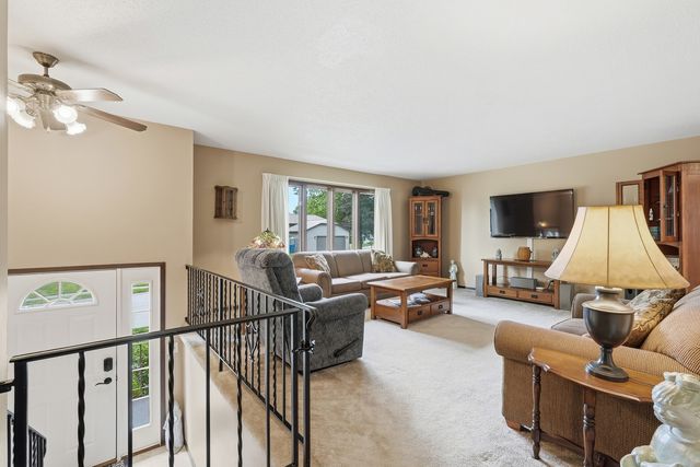 836 W 57th Street, Davenport, IA 52806
