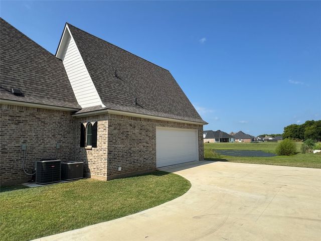 319 Newport Lane, Benton, LA 71006