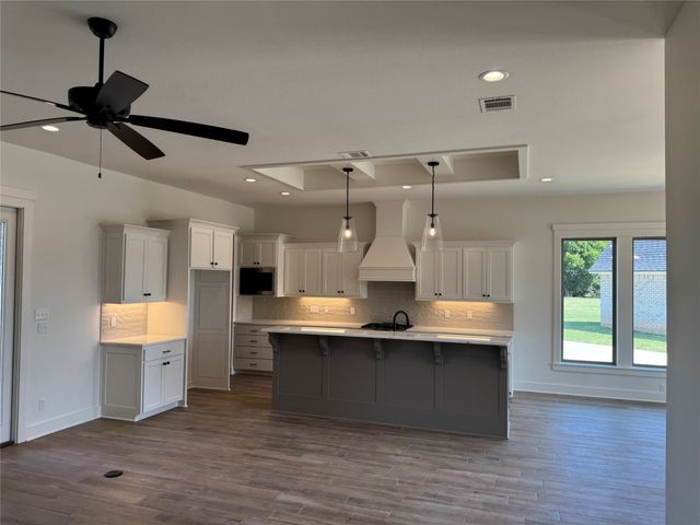 319 Newport Lane, Benton, LA 71006