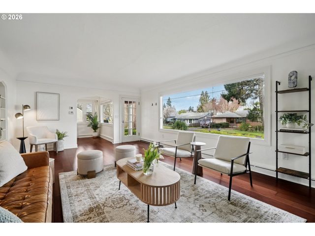 4050 Se JACKSON St, Milwaukie, OR 97222