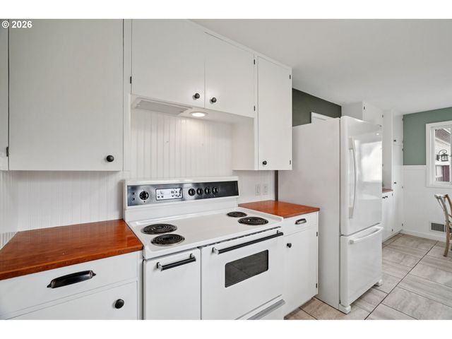 4050 Se JACKSON St, Milwaukie, OR 97222