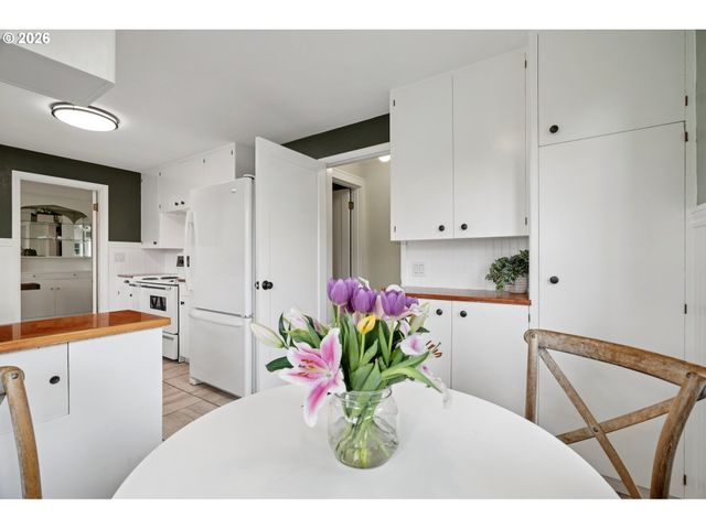 4050 Se JACKSON St, Milwaukie, OR 97222