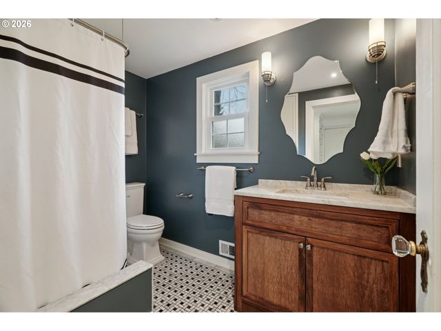 4050 Se JACKSON St, Milwaukie, OR 97222