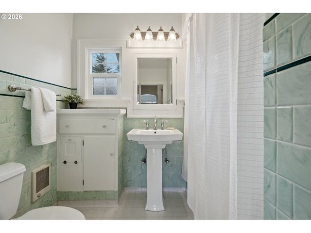 4050 Se JACKSON St, Milwaukie, OR 97222