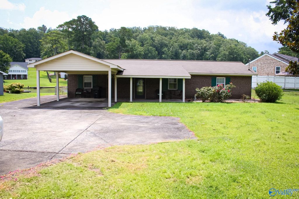 5973 Peninsula Point, Southside, AL 35907