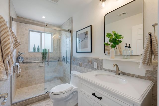 996 Hall Street, San Carlos, CA 94070