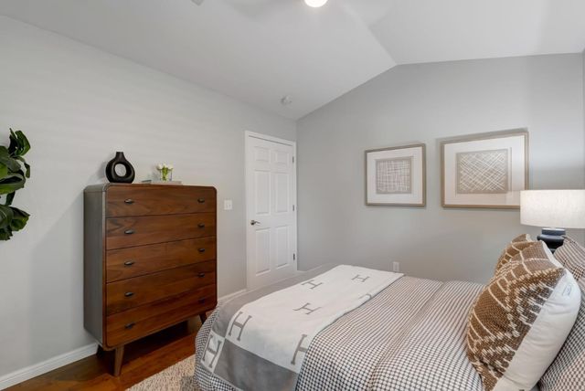 996 Hall Street, San Carlos, CA 94070