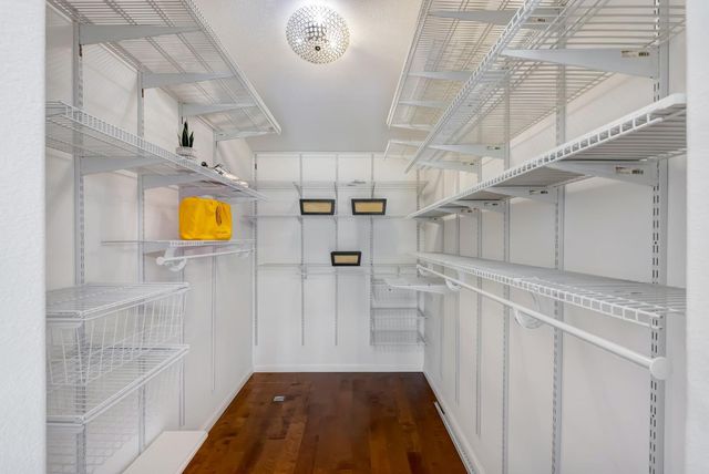 996 Hall Street, San Carlos, CA 94070