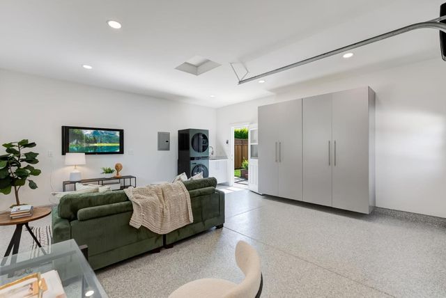 996 Hall Street, San Carlos, CA 94070