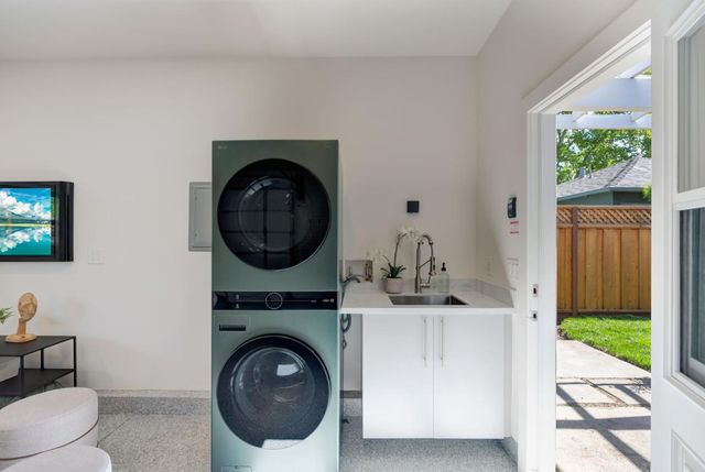 996 Hall Street, San Carlos, CA 94070