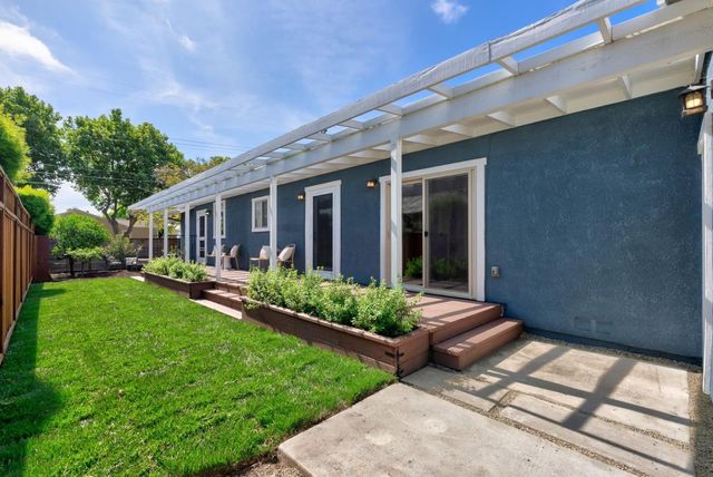 996 Hall Street, San Carlos, CA 94070