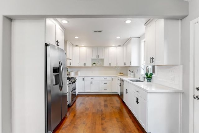 996 Hall Street, San Carlos, CA 94070