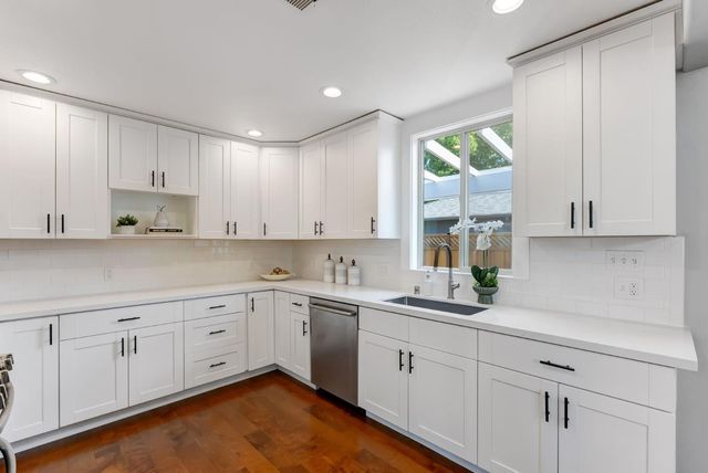 996 Hall Street, San Carlos, CA 94070