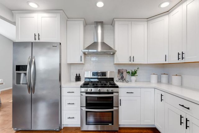 996 Hall Street, San Carlos, CA 94070