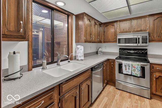 803 Burwick Trce, Greenwood, IN 46143