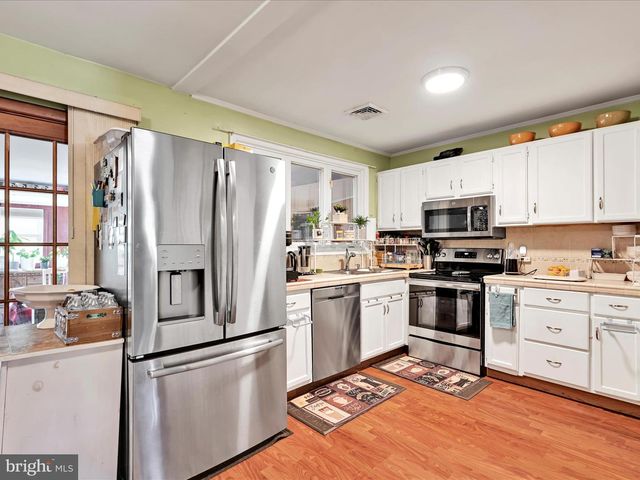 5581 EDSEL ST, Harrisburg, PA 17109