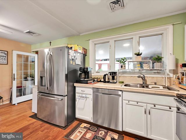 5581 EDSEL ST, Harrisburg, PA 17109