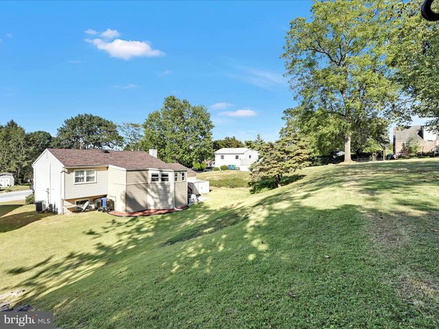 5581 EDSEL ST, Harrisburg, PA 17109