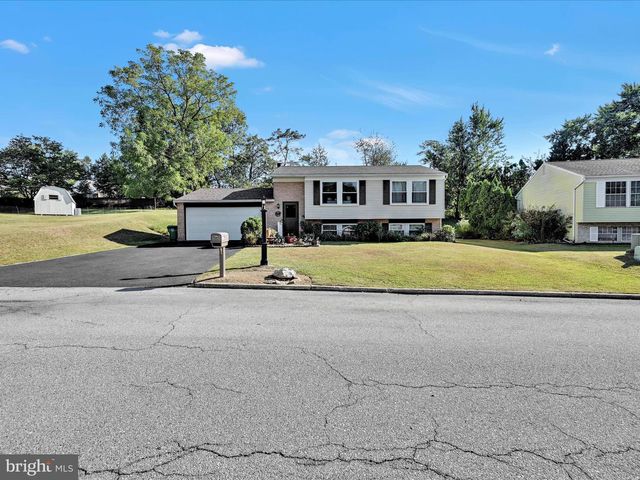 5581 EDSEL ST, Harrisburg, PA 17109