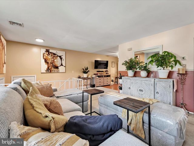 5581 EDSEL ST, Harrisburg, PA 17109