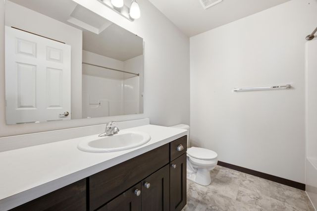 6073 Autumn Drive S, Fargo, ND 58104