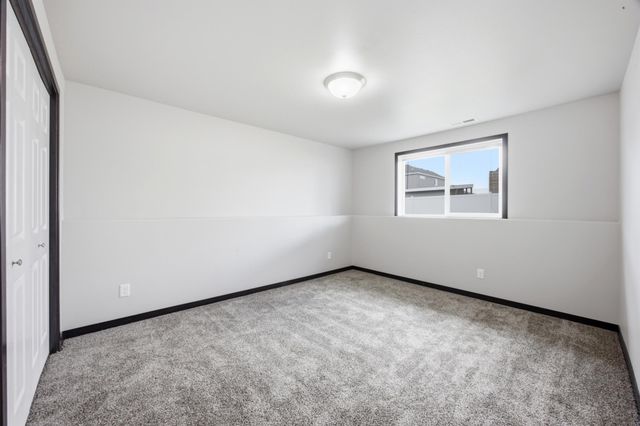 6073 Autumn Drive S, Fargo, ND 58104