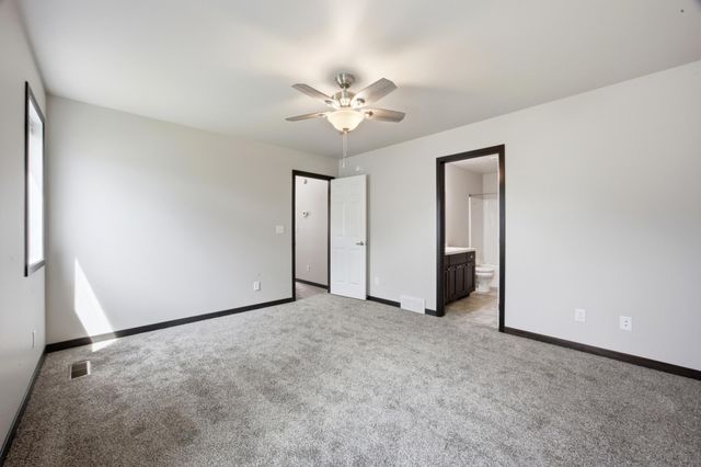 6073 Autumn Drive S, Fargo, ND 58104