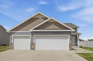 6073 Autumn Drive S, Fargo, ND 58104