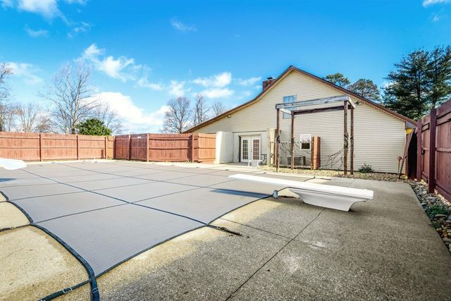 128 County Farm Road, London, KY 40741