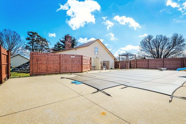 128 County Farm Road, London, KY 40741
