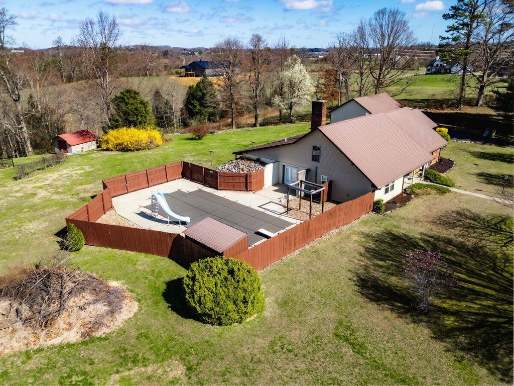 128 County Farm Road, London, KY 40741