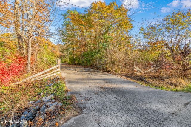 3607 Airport Rd, Rockwood, TN 37854