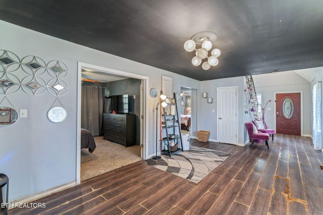 3607 Airport Rd, Rockwood, TN 37854