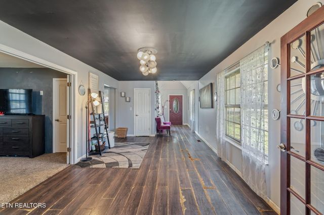 3607 Airport Rd, Rockwood, TN 37854